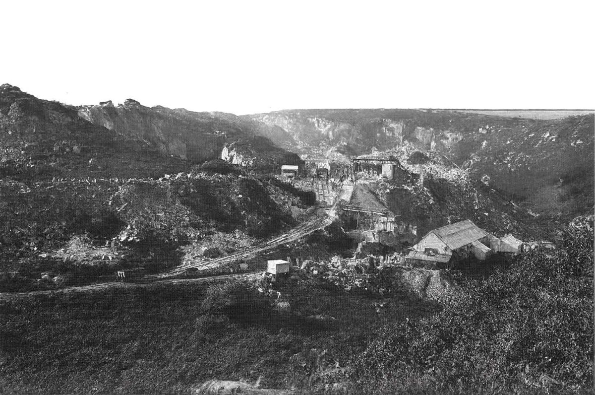 De Lank Quarry photo from the early 1900s