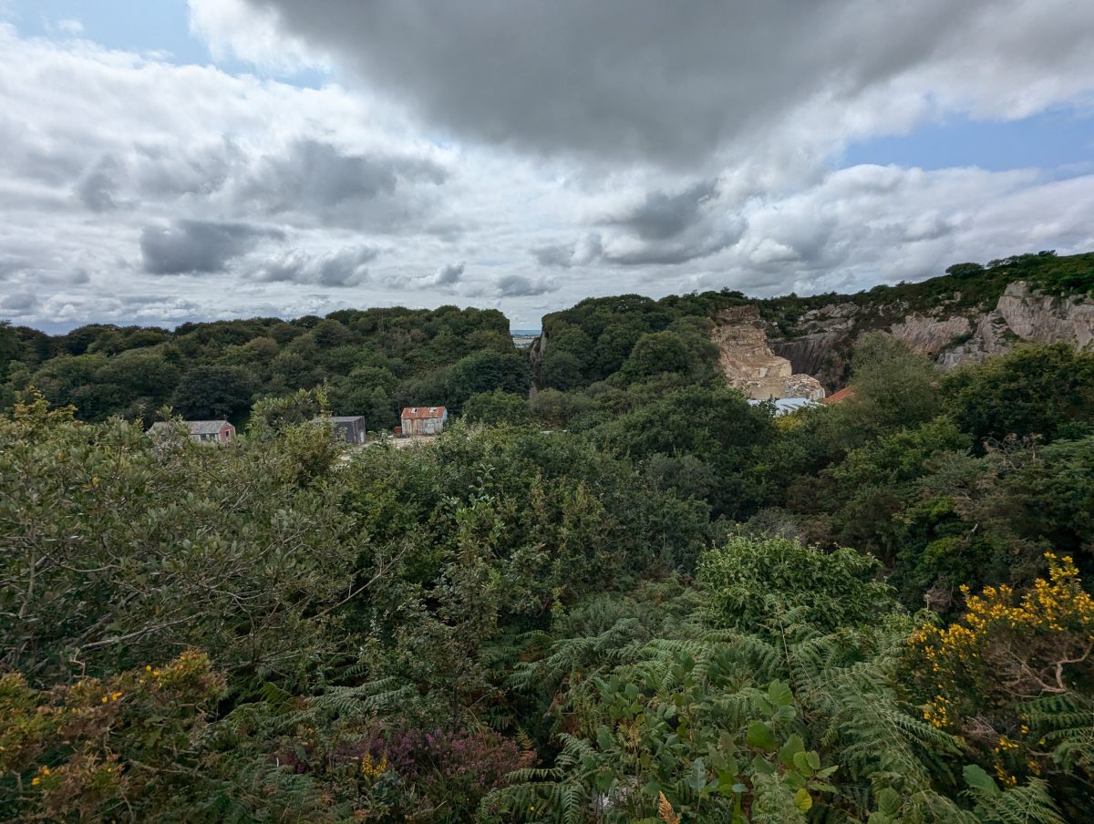 Public footpath looking back at quarry entrance
